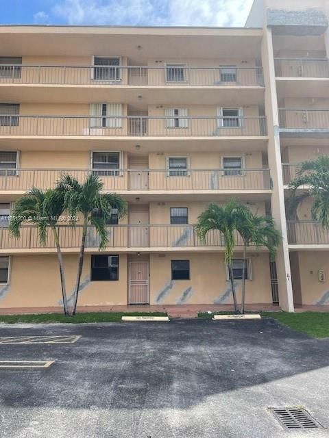 Real estate property located at 10155 9th St Cir #4-104, Miami-Dade, LAS BRISAS VILLAGE CONDO, Miami, FL