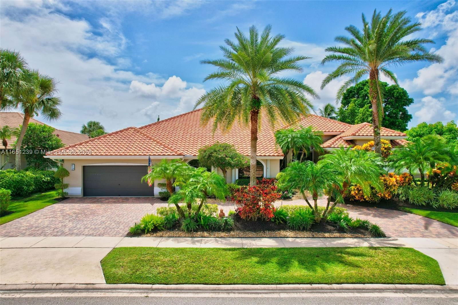 Real estate property located at 10762 Stonebridge Blvd, Palm Beach, STONEBRIDGE, Boca Raton, FL