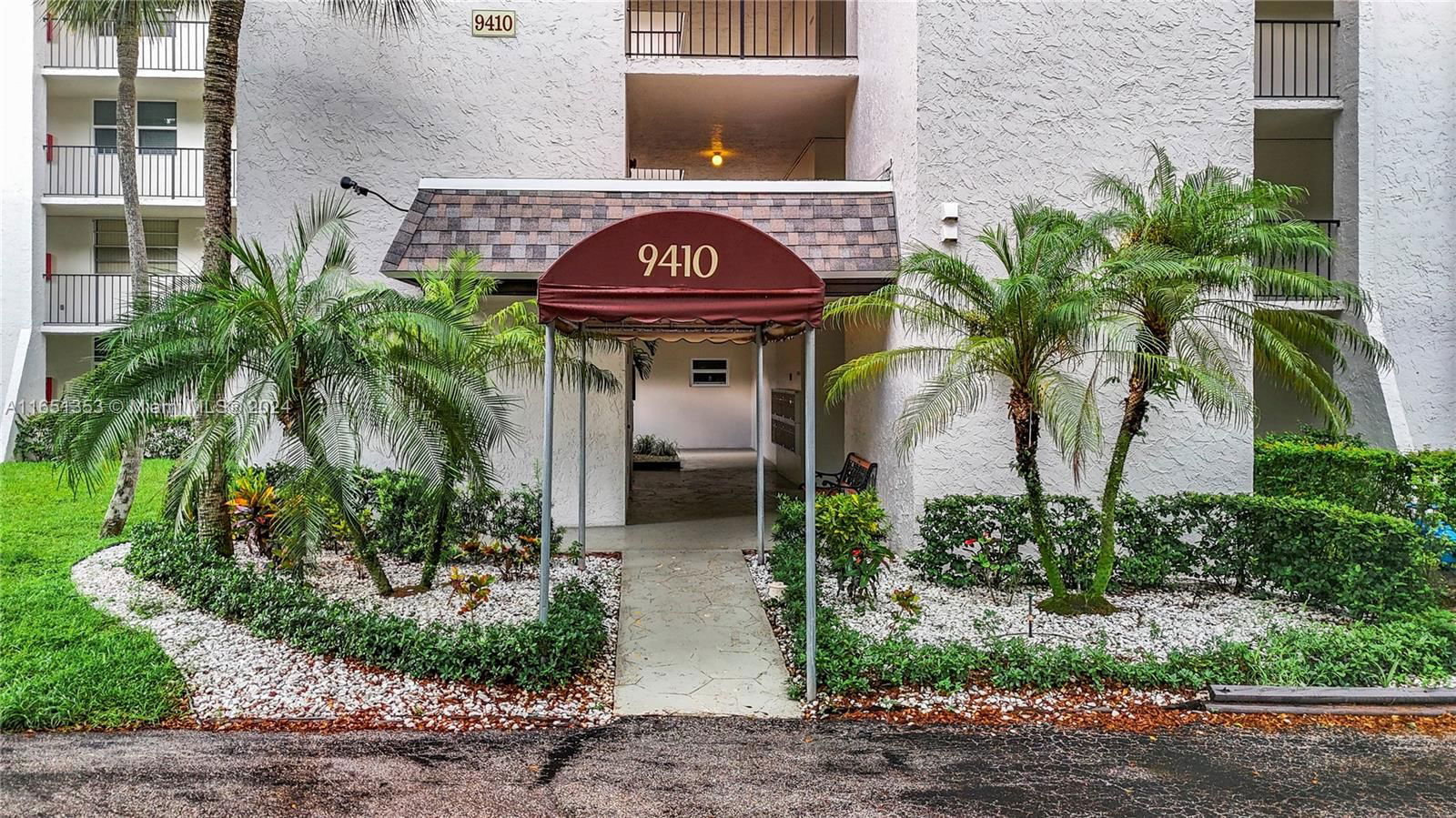 Real estate property located at 9410 Poinciana Pl #209, Broward, POINCIANA 1 OF PINE ISLAN, Davie, FL