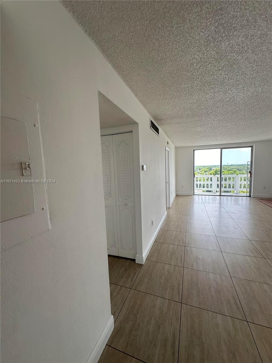 Real estate property located at 15600 7th Ave #803, Miami-Dade, PARKWAY TOWERS BLDG 1 CON, Miami, FL