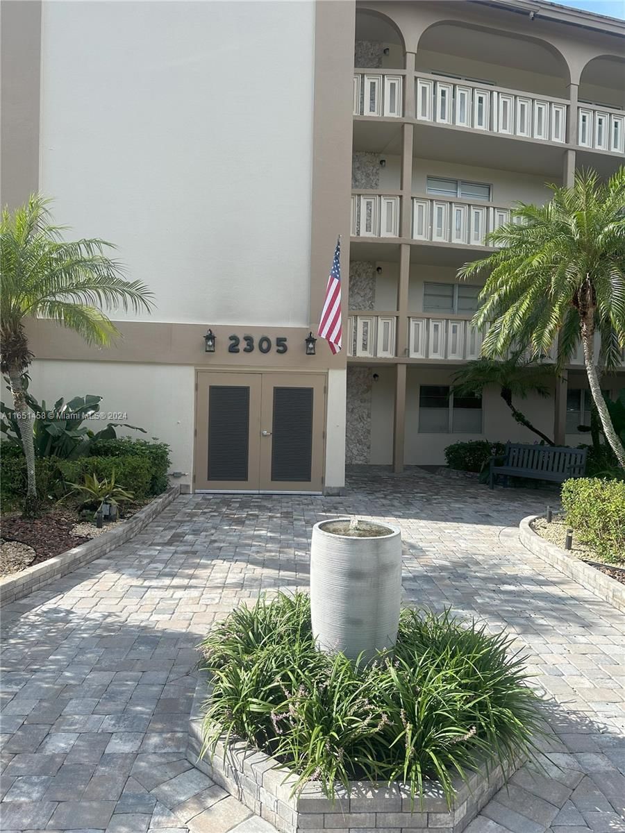 Real estate property located at 2305 Lucaya Ln H1, Broward, LUCAYA VILLAGE 1-E CONDO, Coconut Creek, FL