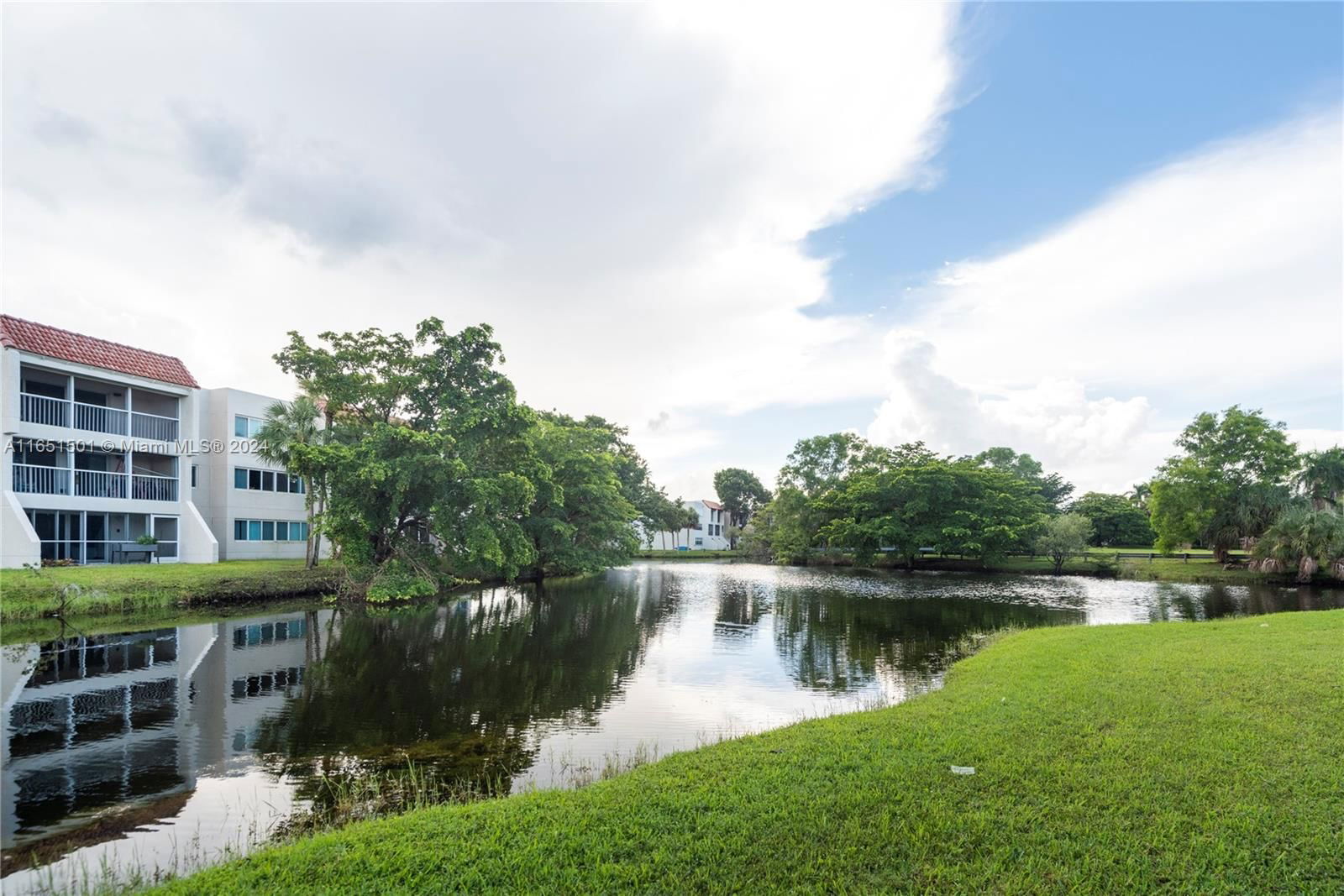 Real estate property located at 230 Lakeview Dr #309, Broward, BUILDING NINE OF RACQUET, Weston, FL