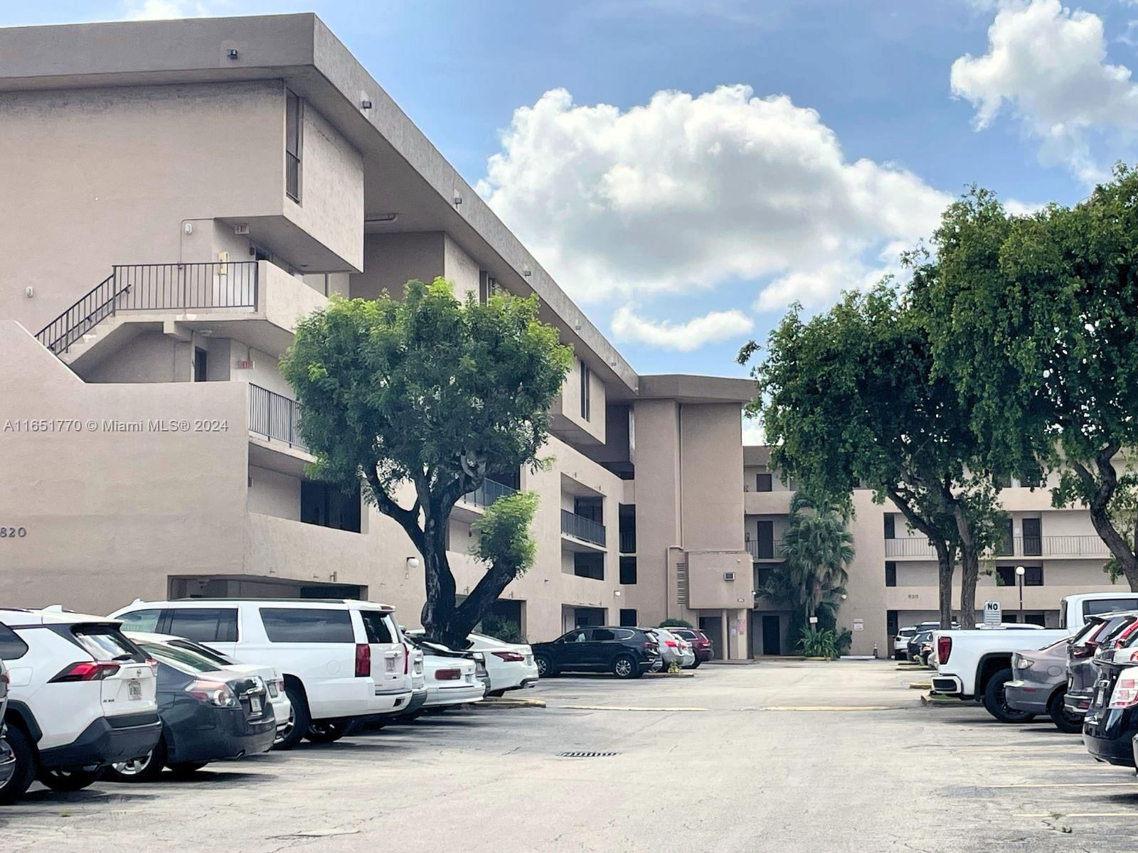 Real estate property located at 820 87th Ave #213, Miami-Dade, PINEBARK CONDO NO 1, Miami, FL