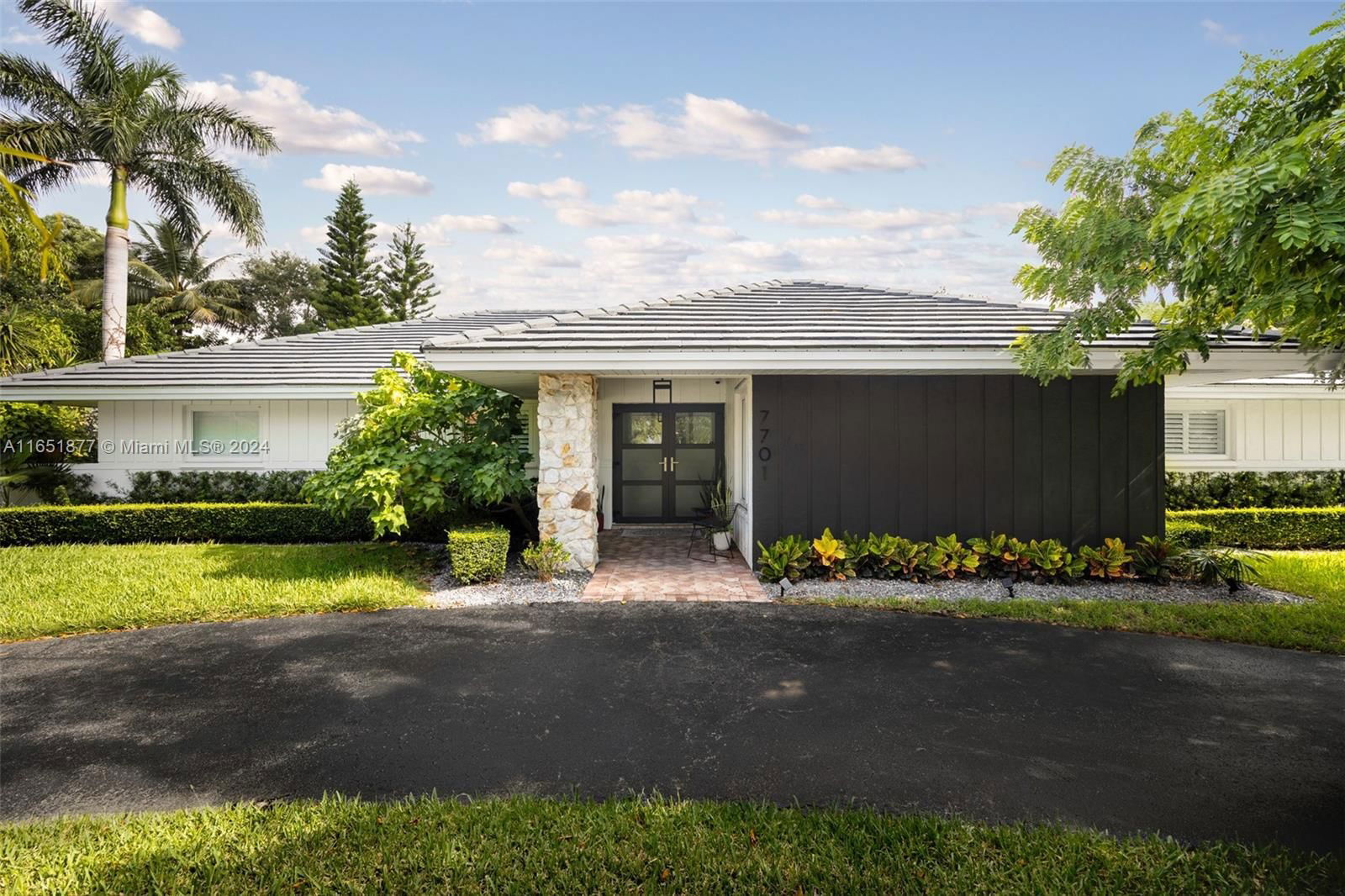 Real estate property located at 7701 176th St, Miami-Dade, CUTLER HAMMOCK, Palmetto Bay, FL