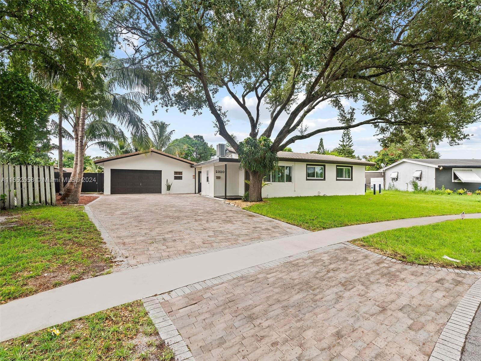 Real estate property located at 2320 36th Ave, Broward, FAIRFAX BROLLIAR ADD SEC, Fort Lauderdale, FL