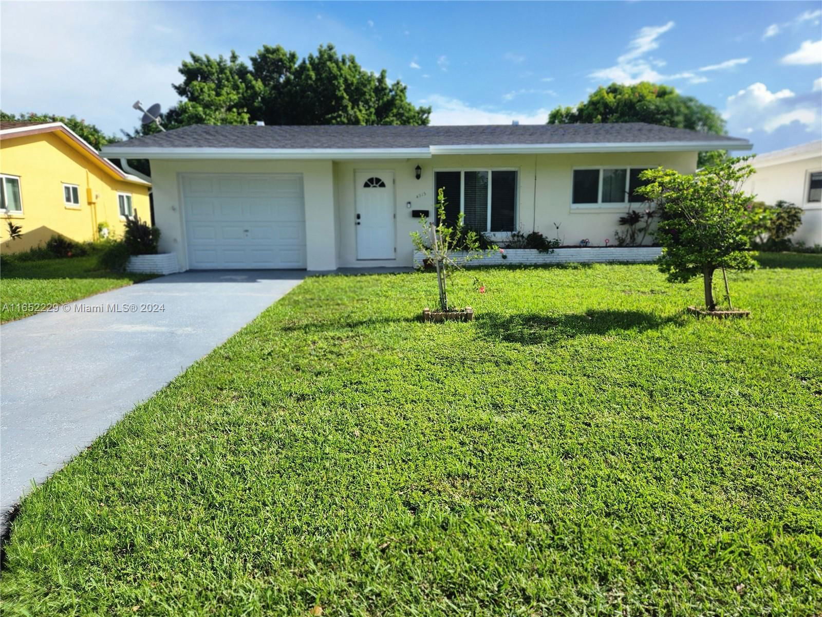 Real estate property located at 4915 53rd St, Broward, MAINLANDS OF TAMARAC LAKE, Tamarac, FL