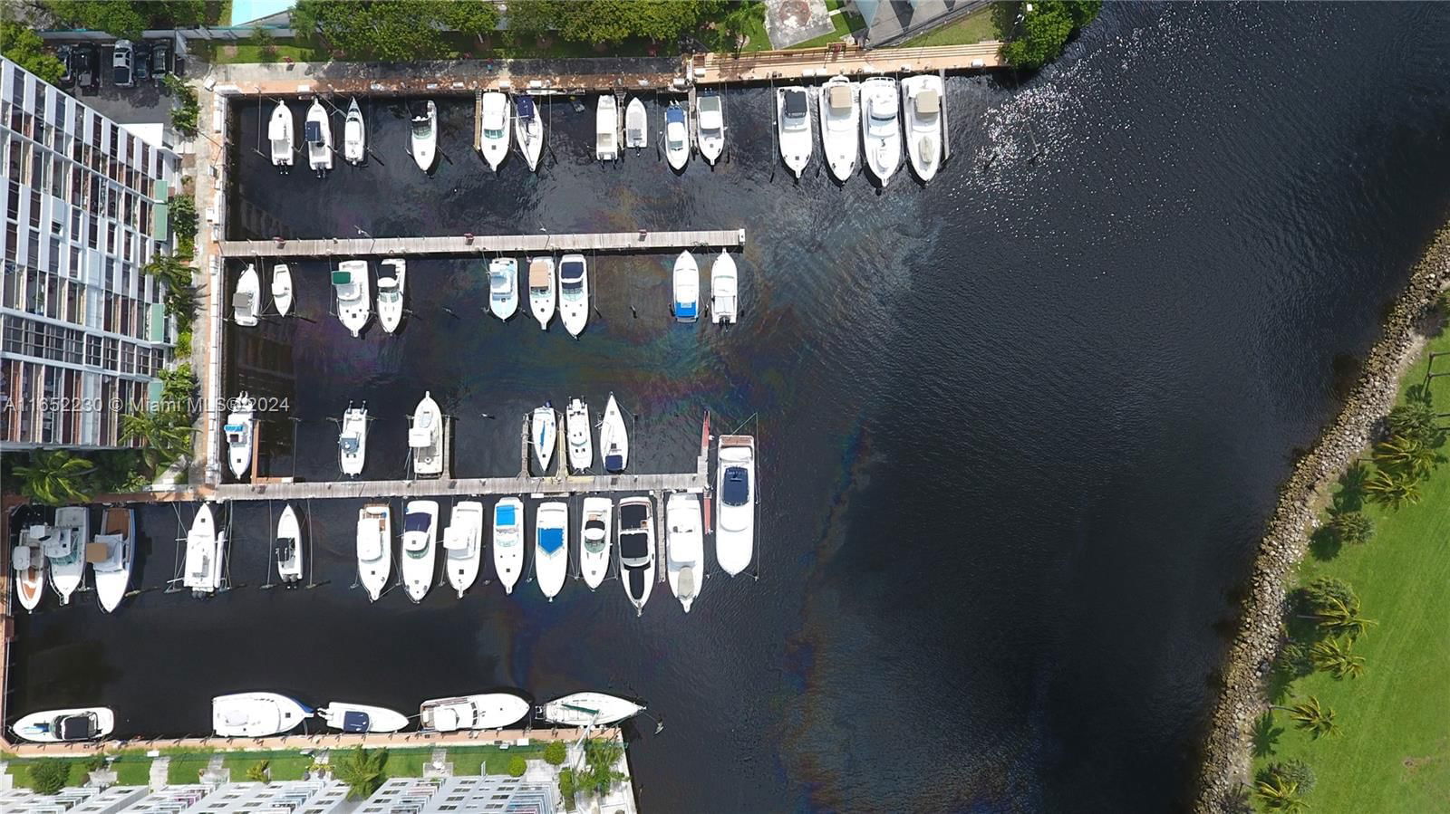 Real estate property located at 1700 N River Dr, Miami-Dade, RIVER RUN YACHT CLUB COND, Miami, FL