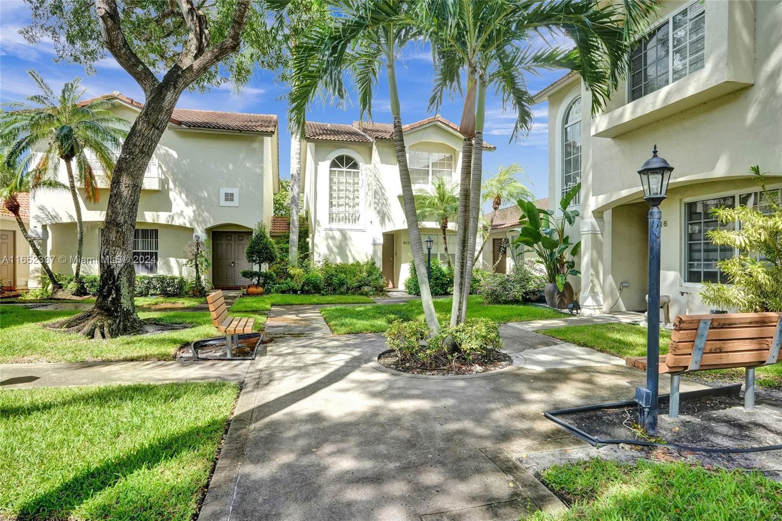 Real estate property located at 410 108th Ter #410, Broward, PEMBROKE POINTE, Pembroke Pines, FL