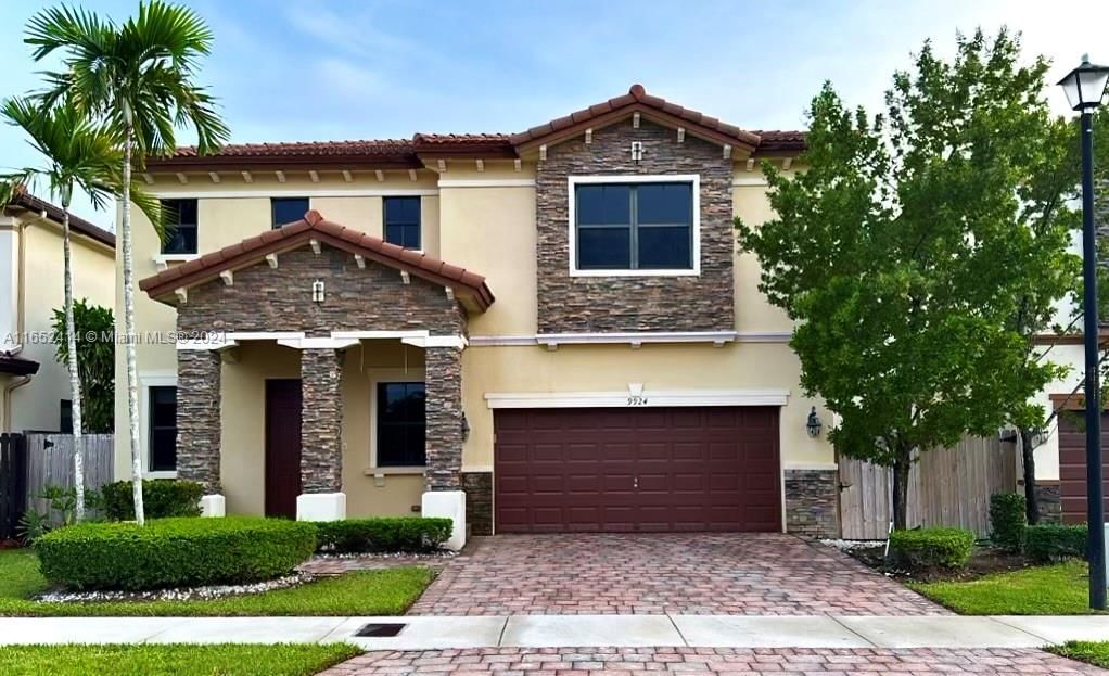 Real estate property located at 9924 86th Ter, Miami-dade, Grand Bay Estates, Doral, FL