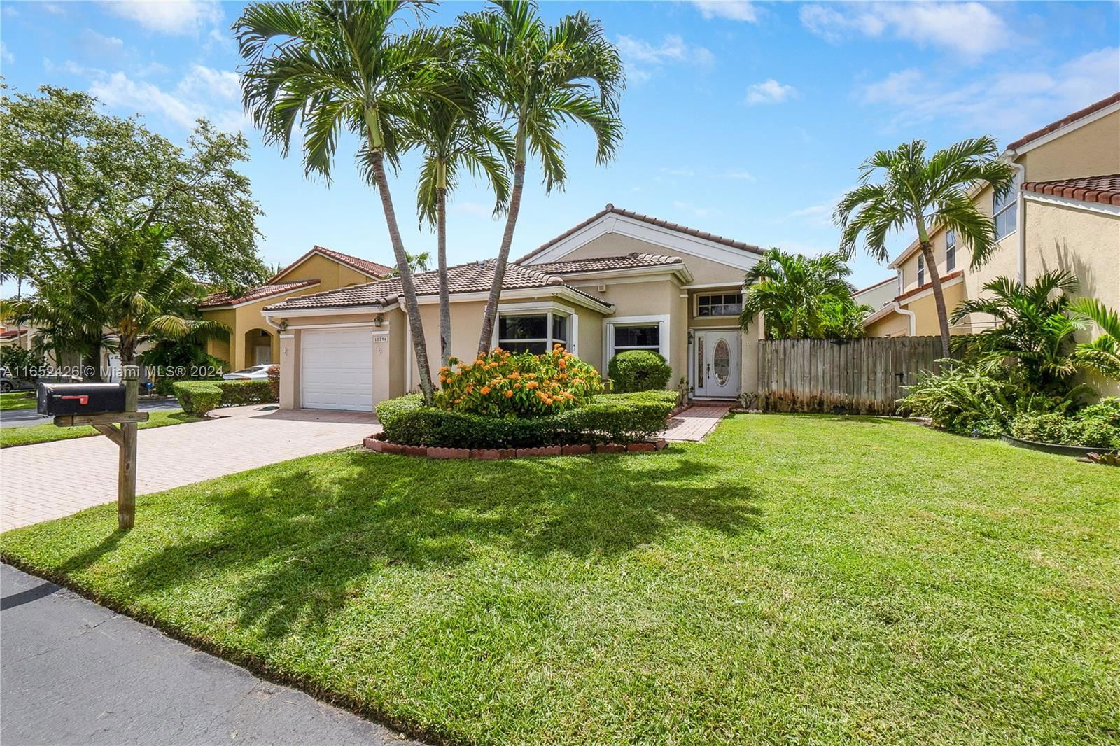 Real estate property located at 11796 93rd Ter, Miami-Dade, POINCIANA AT KENDALL 1ST, Miami, FL