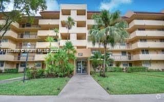 Real estate property located at 3801 Environ Blvd #118, Broward, CONDOMINIUM 2 OF ENVIRON, Lauderhill, FL