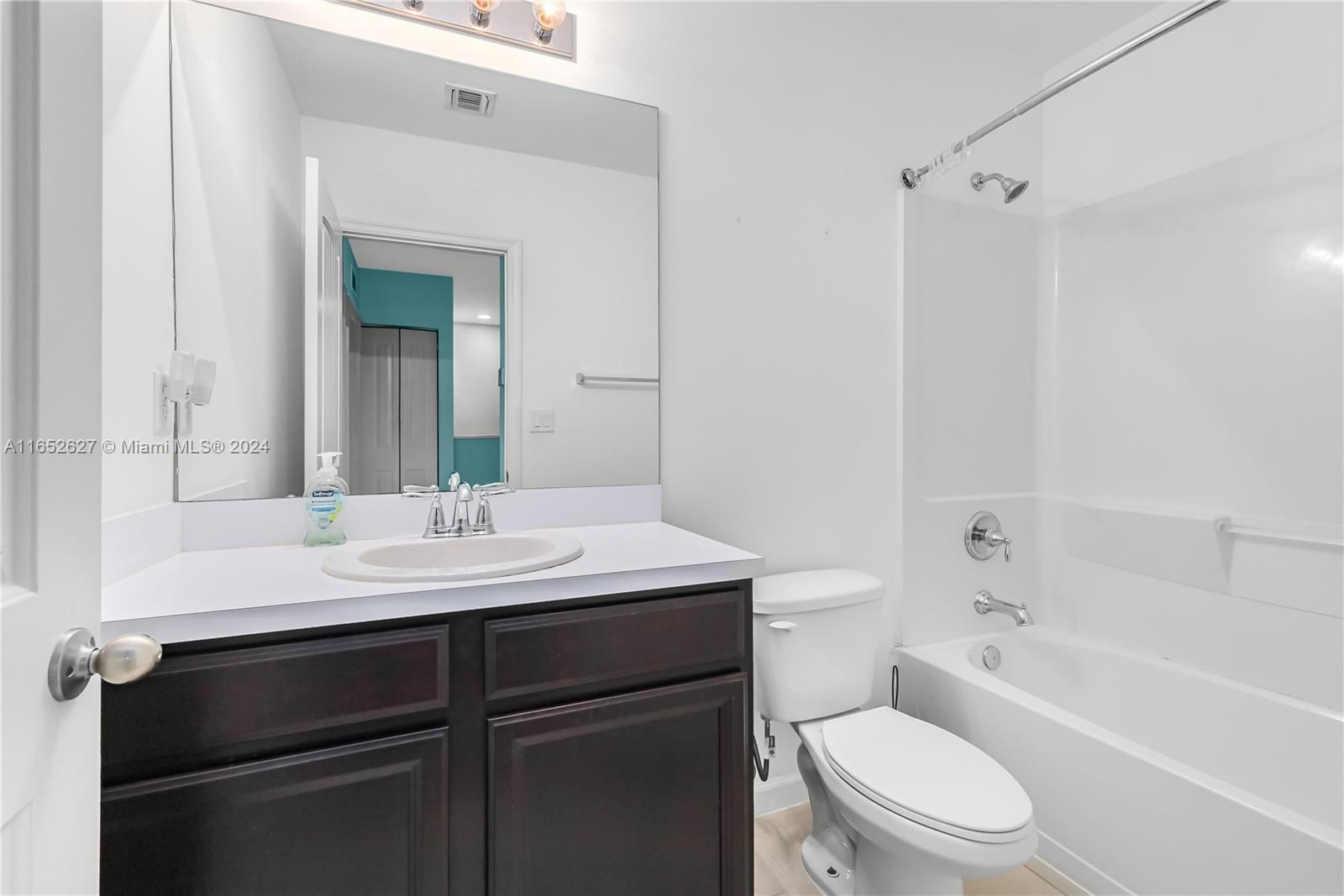 Real estate property located at 21475 14th Ct, Miami-dade, Walden Townhomes, Miami Gardens, FL