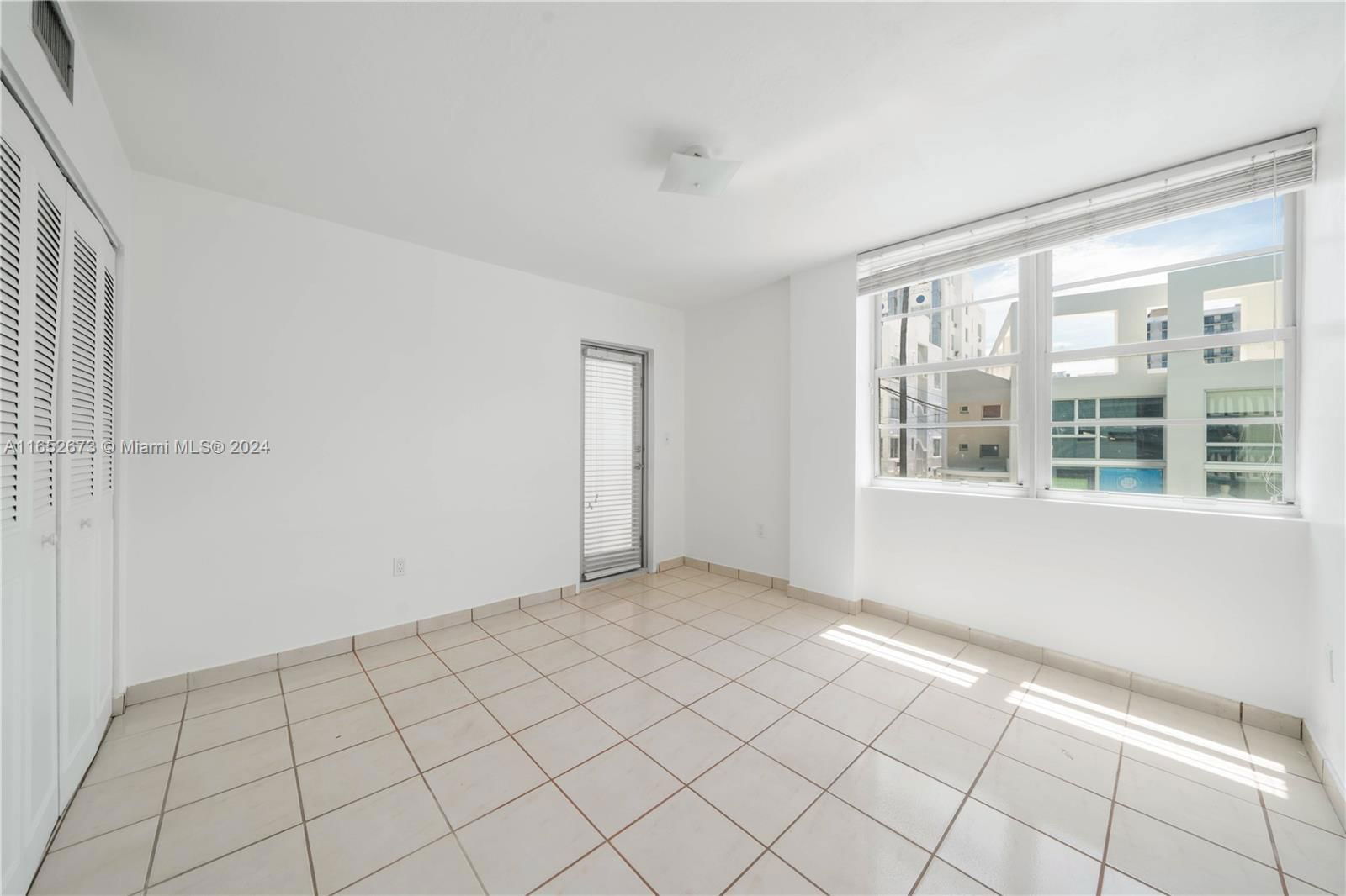 Real estate property located at 701 Collins Ave #1F, Miami-dade, Collins Manor Condo, Miami Beach, FL