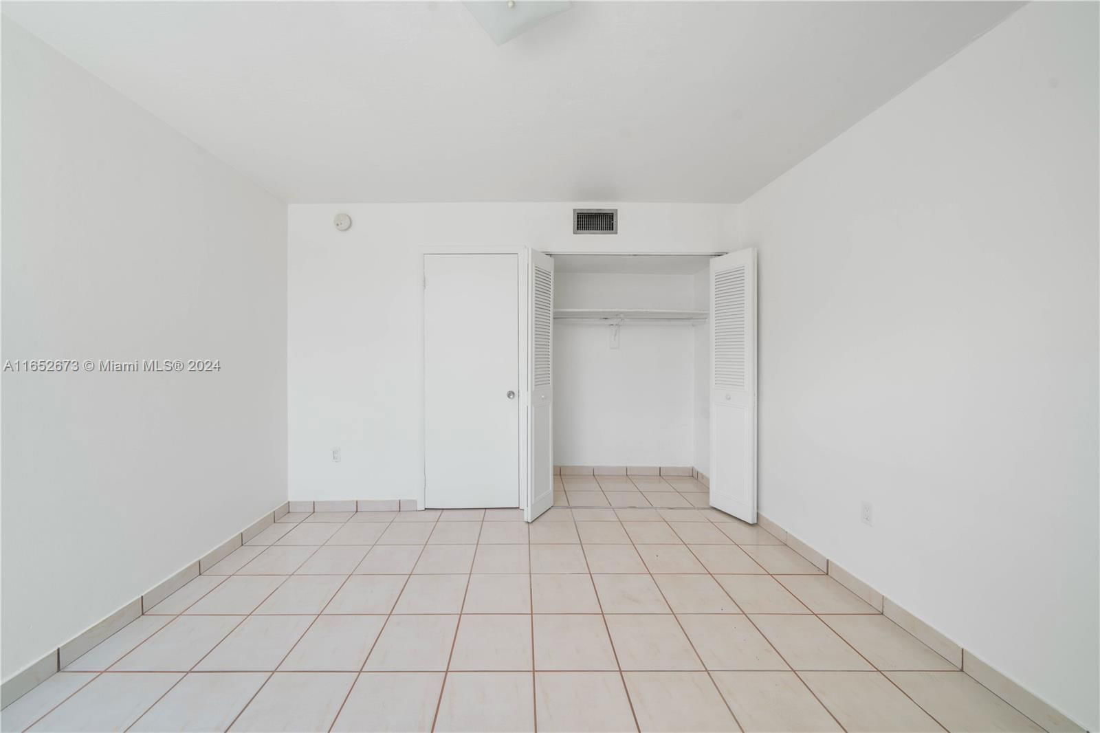 Real estate property located at 701 Collins Ave #1F, Miami-dade, Collins Manor Condo, Miami Beach, FL