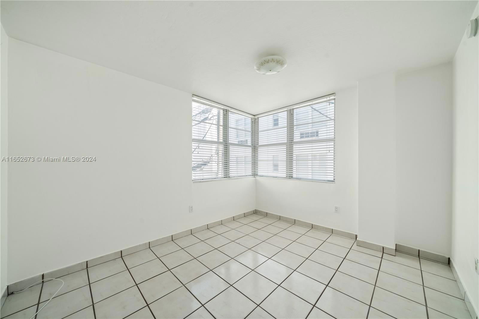 Real estate property located at 701 Collins Ave #1F, Miami-dade, Collins Manor Condo, Miami Beach, FL