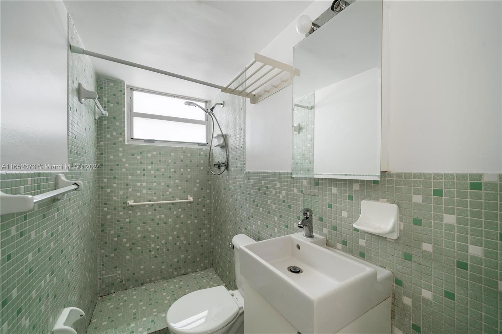 Real estate property located at 701 Collins Ave #1F, Miami-dade, Collins Manor Condo, Miami Beach, FL
