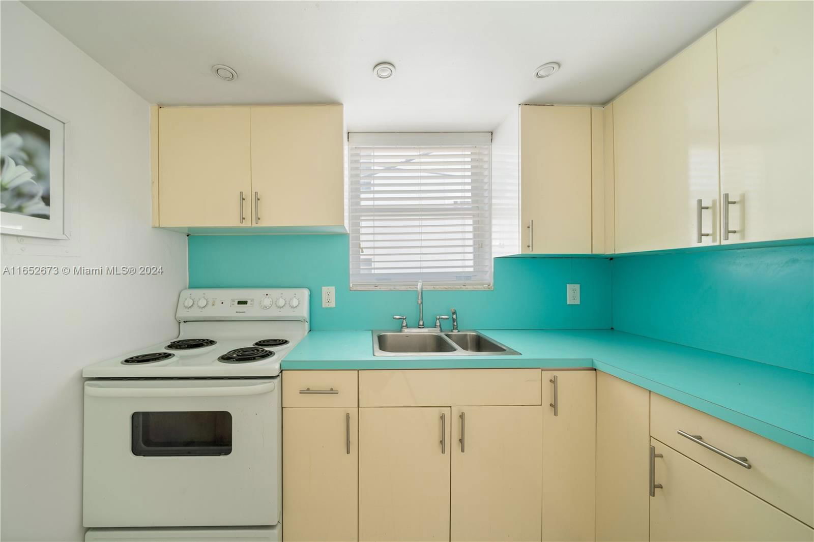 Real estate property located at 701 Collins Ave #1F, Miami-dade, Collins Manor Condo, Miami Beach, FL