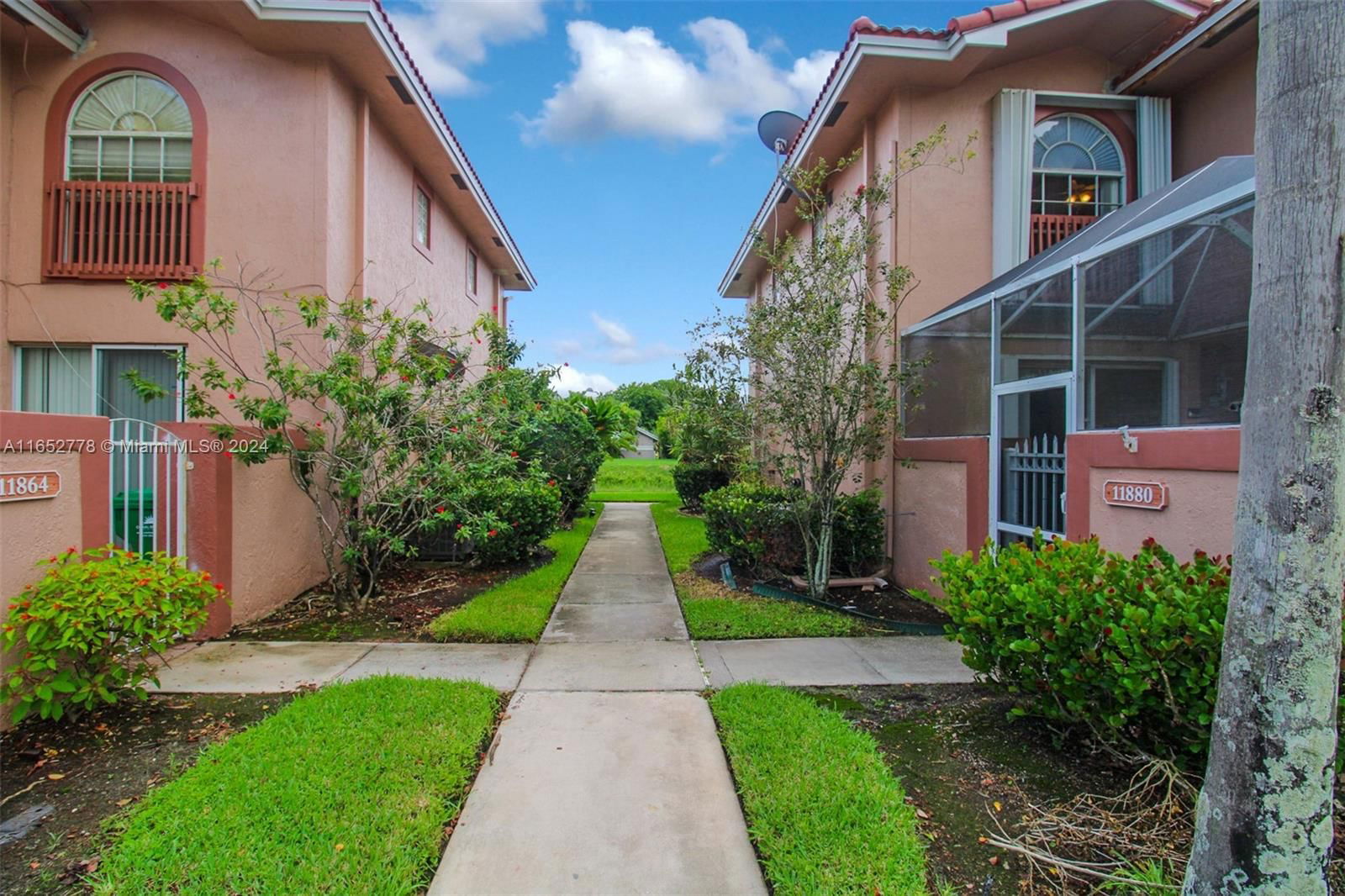 Real estate property located at 11880 Royal Palm Blvd #11880, Broward, CORAL SPRINGS COUNTRY CLU, Coral Springs, FL