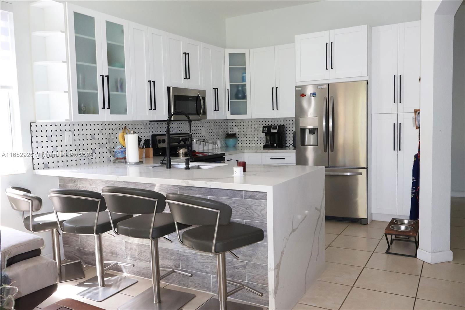 Real estate property located at 8788 222nd Ter, Miami-dade, Lakes By The Bay Kaye, Cutler Bay, FL