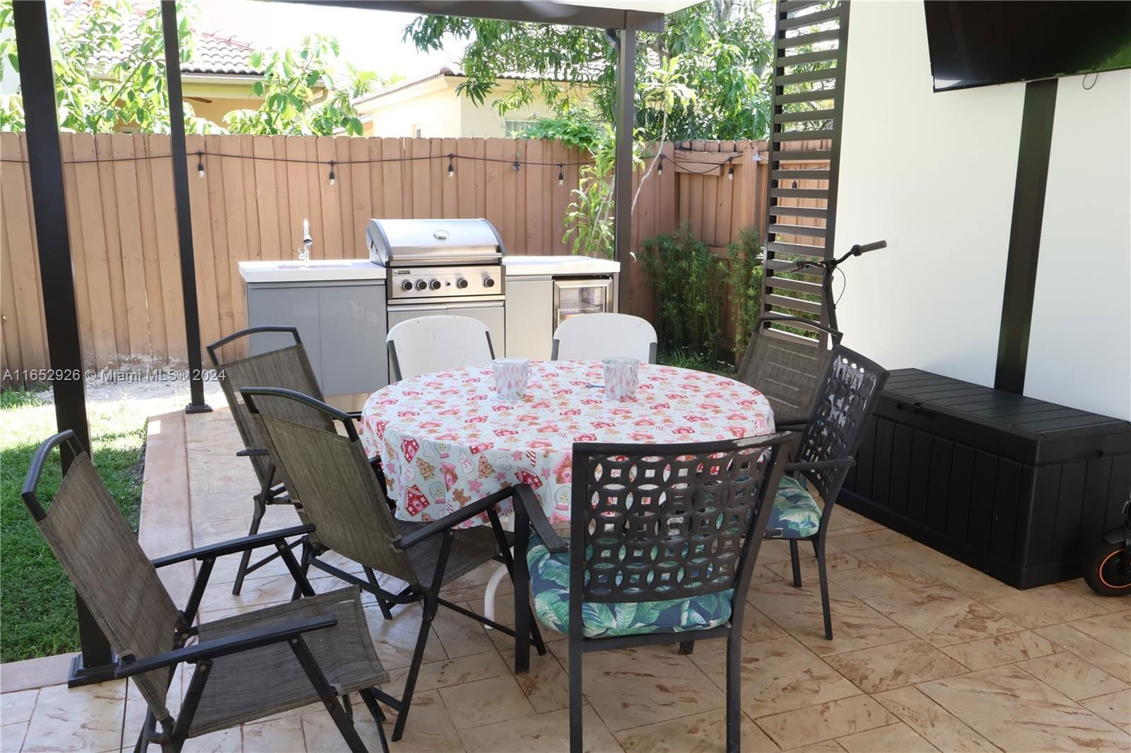 Real estate property located at 8788 222nd Ter, Miami-dade, Lakes By The Bay Kaye, Cutler Bay, FL