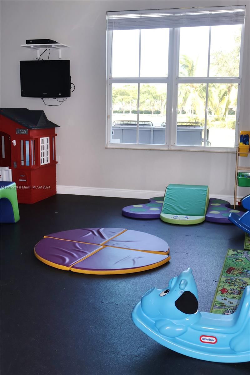 Real estate property located at 8788 222nd Ter, Miami-dade, Lakes By The Bay Kaye, Cutler Bay, FL