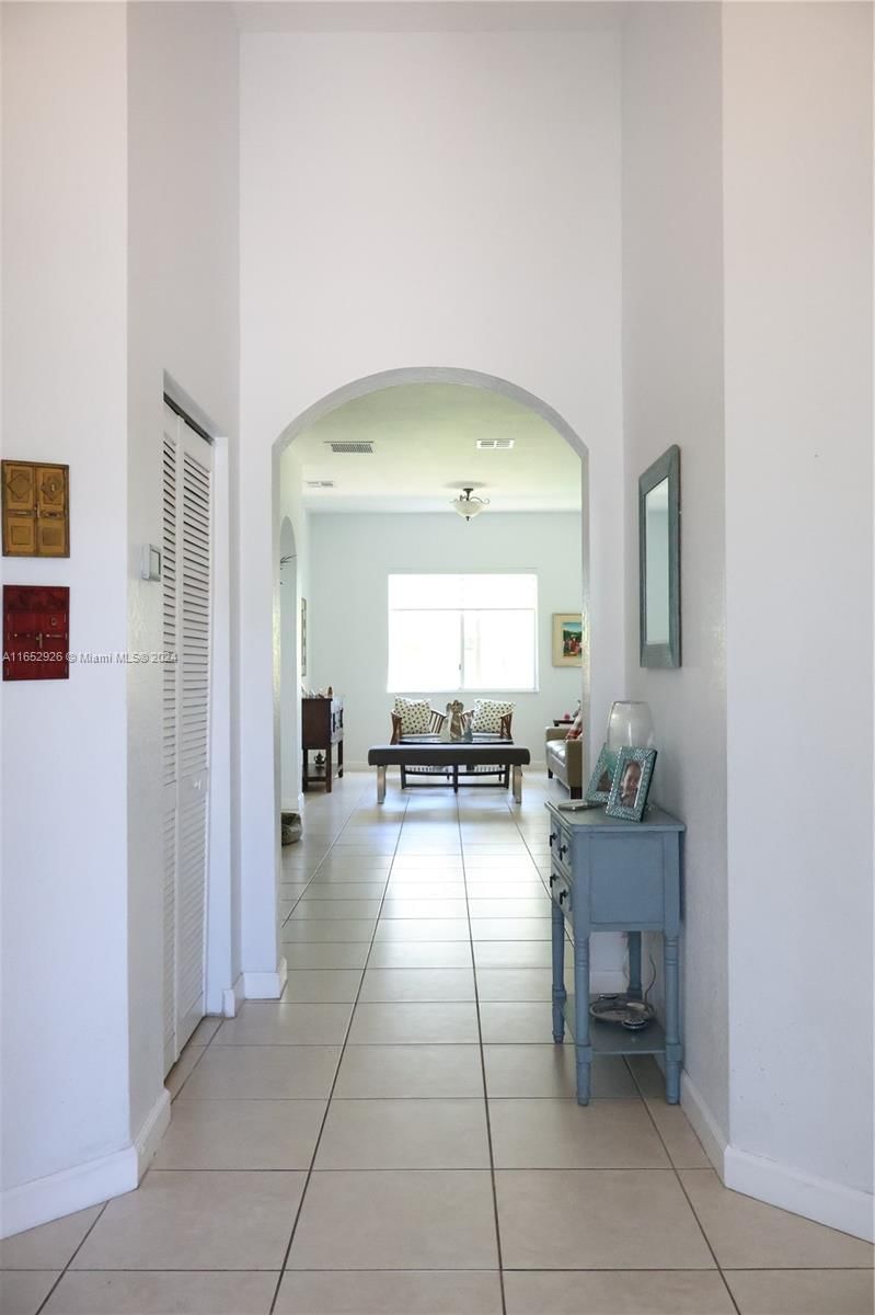 Real estate property located at 8788 222nd Ter, Miami-dade, Lakes By The Bay Kaye, Cutler Bay, FL