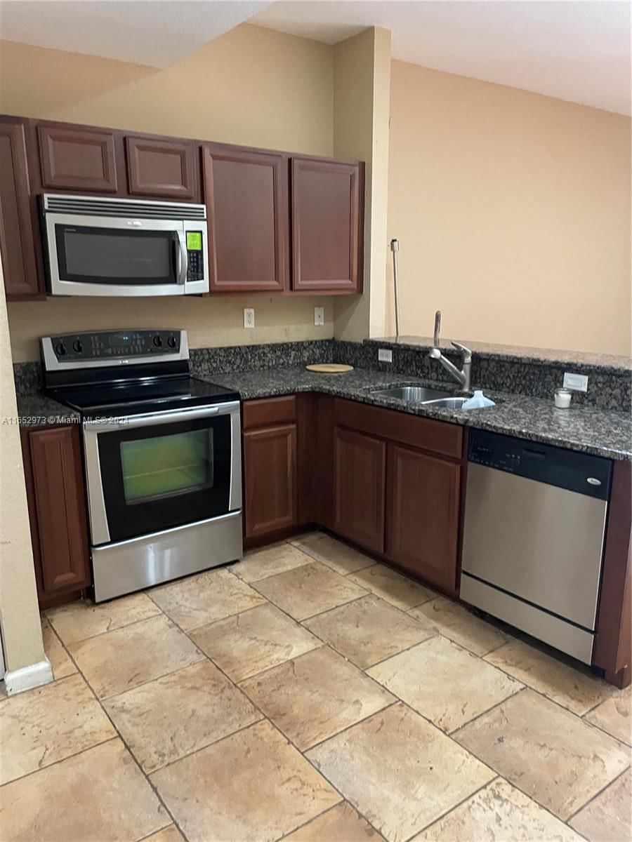 Real estate property located at 21211 14th Pl #4-27, Miami-Dade, MAJORCA ISLES II CONDO, Miami Gardens, FL