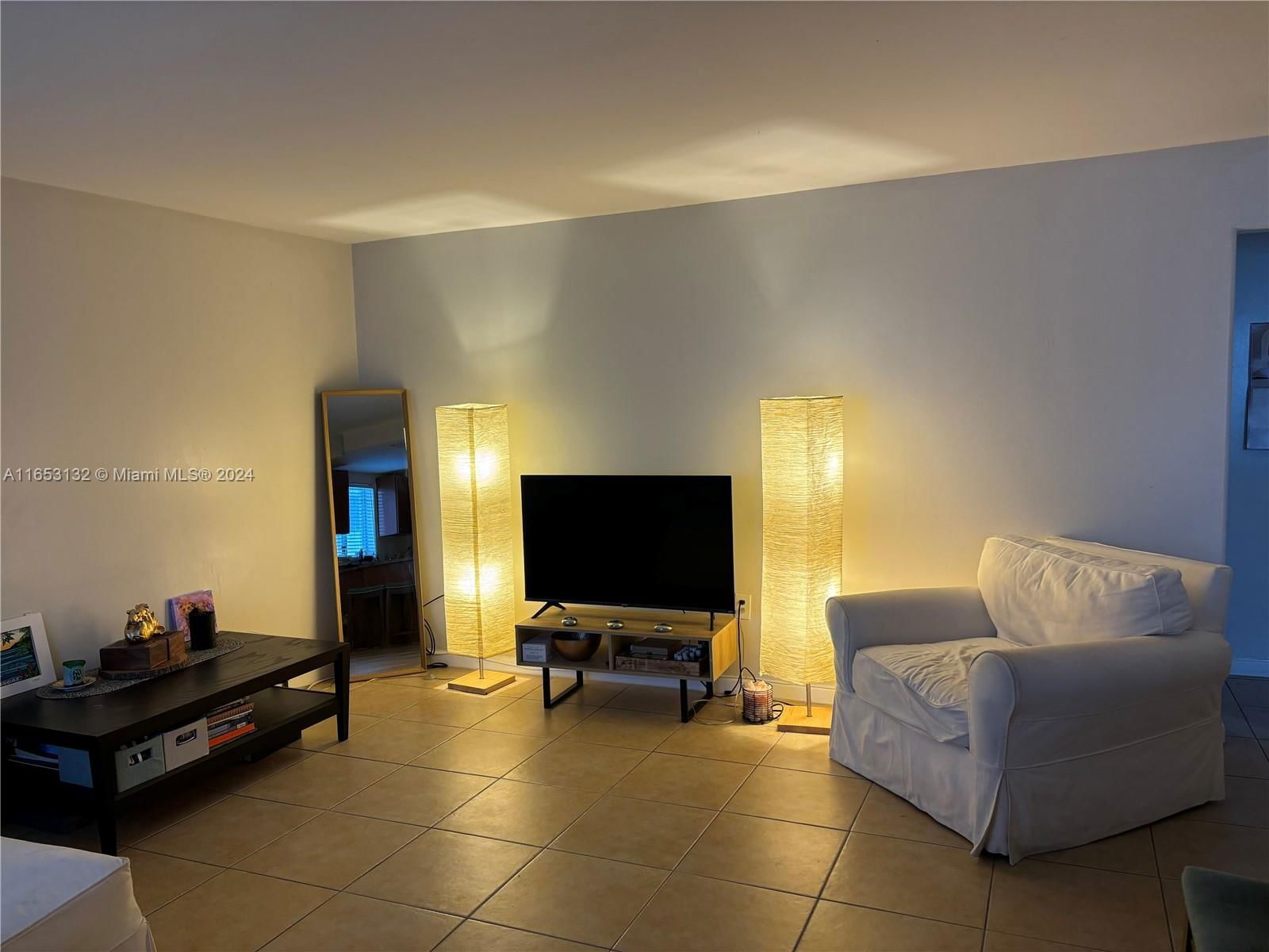 Real estate property located at 3101 27th Ave #102, Miami-Dade, GRAND PALAZZO CONDO, Miami, FL