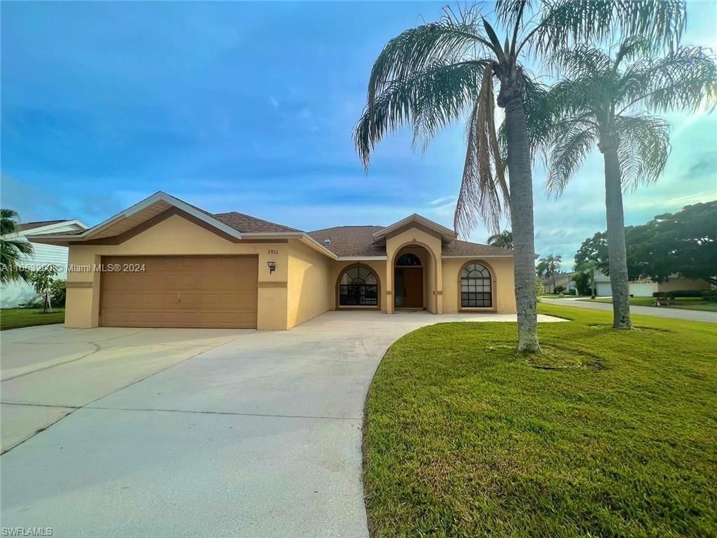 Real estate property located at 3911 3911 MARYANN WAY, Lee, Fountain Lakes Tr I, Other City - In The State Of Florida, FL