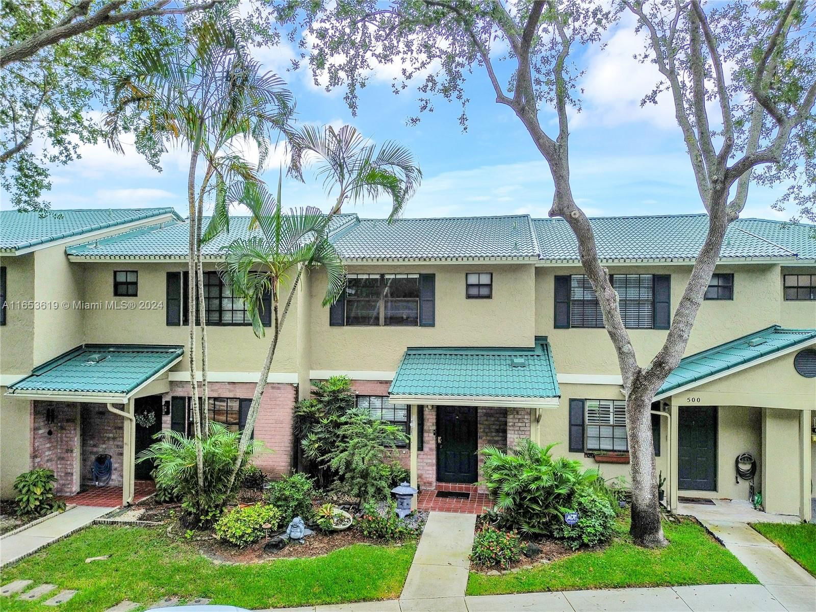 Real estate property located at 502 Westree Ln, Broward, VILLAGE TOWNHOUSES-JACARA, Plantation, FL