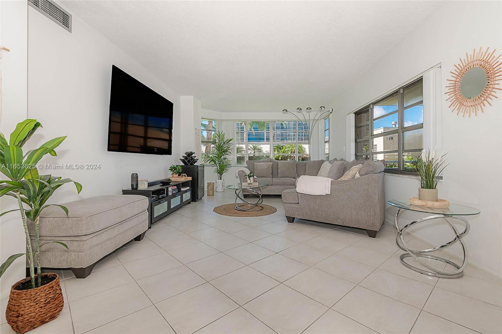 Real estate property located at 1965 Ocean Dr MR, Broward, HEMISPHERES CONDO, Hallandale Beach, FL