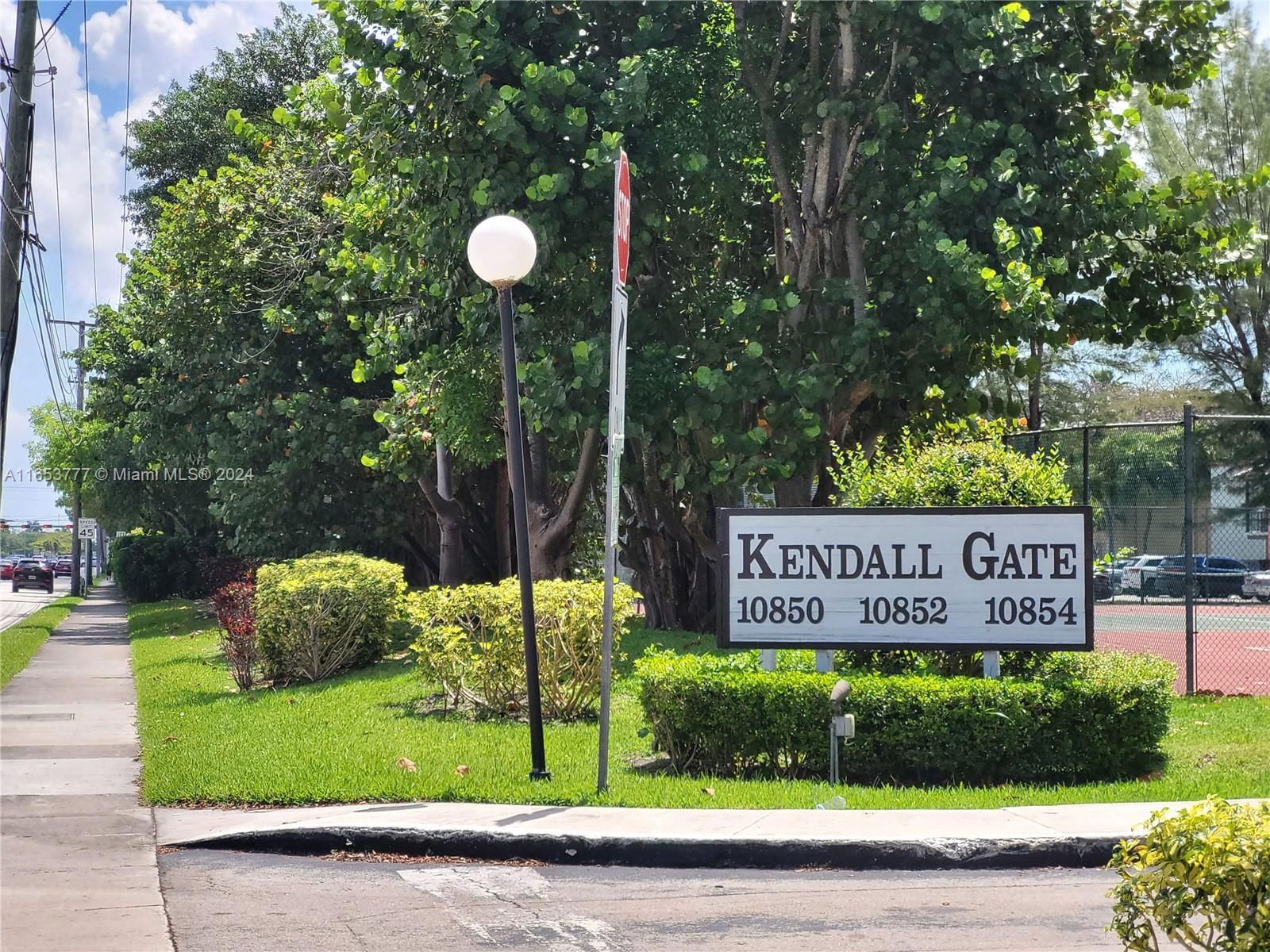 Real estate property located at 10854 Kendall Dr #301, Miami-Dade, KENDALL GATE CONDO, Miami, FL