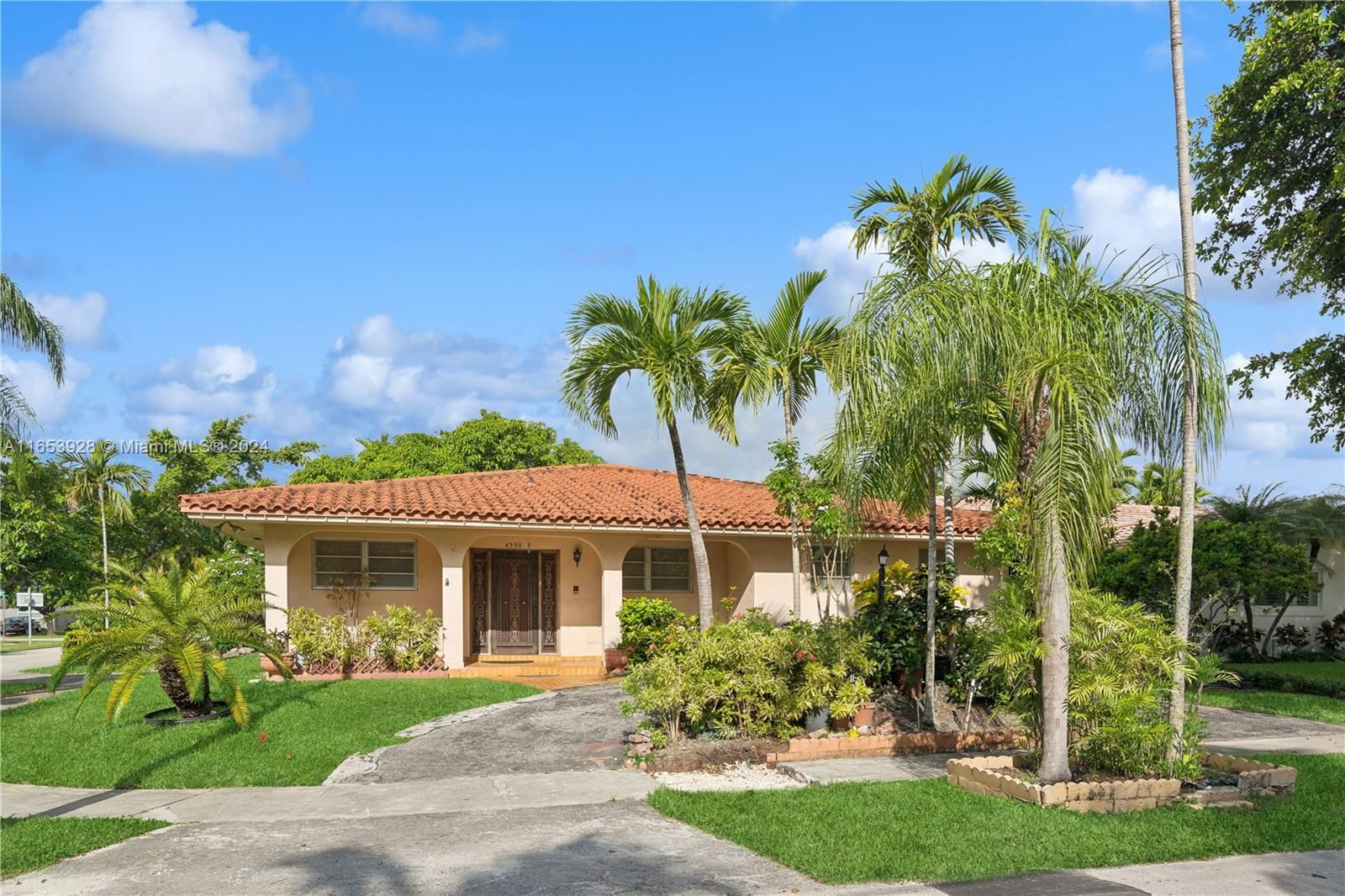 Real estate property located at 4390 89th Ave, Miami-Dade, STEVE GOMEZ ESTATES, Miami, FL