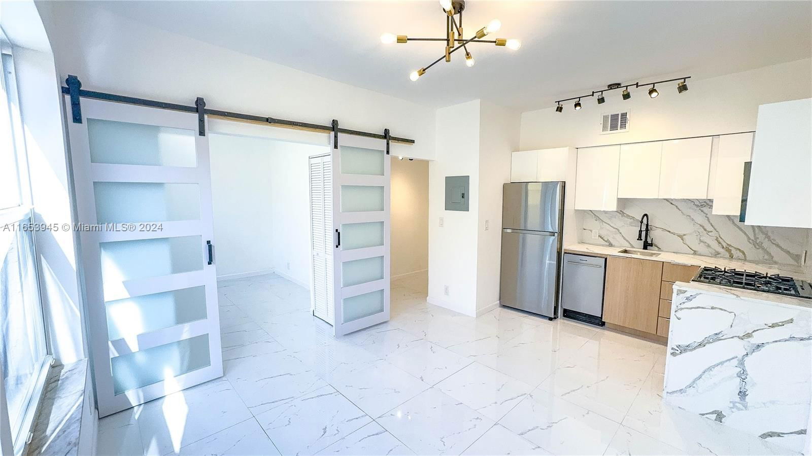 Real estate property located at 1320 Drexel Ave #306, Miami-Dade, WINDSOR PLAZA CONDO, Miami Beach, FL