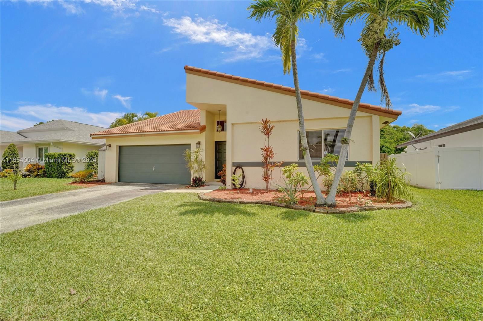 Real estate property located at 717 3rd Ln, Broward, TOWN & COUNTRY ESTATES SE, Dania Beach, FL