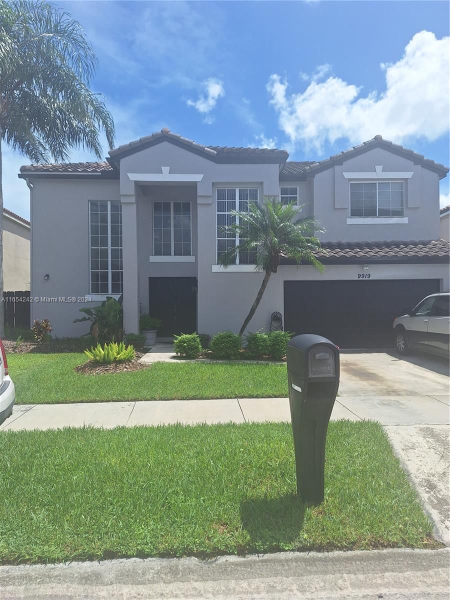 Real estate property located at 9919 154th Pl, Miami-Dade, WEITZER HAMMOCKS HOMES SE, Miami, FL