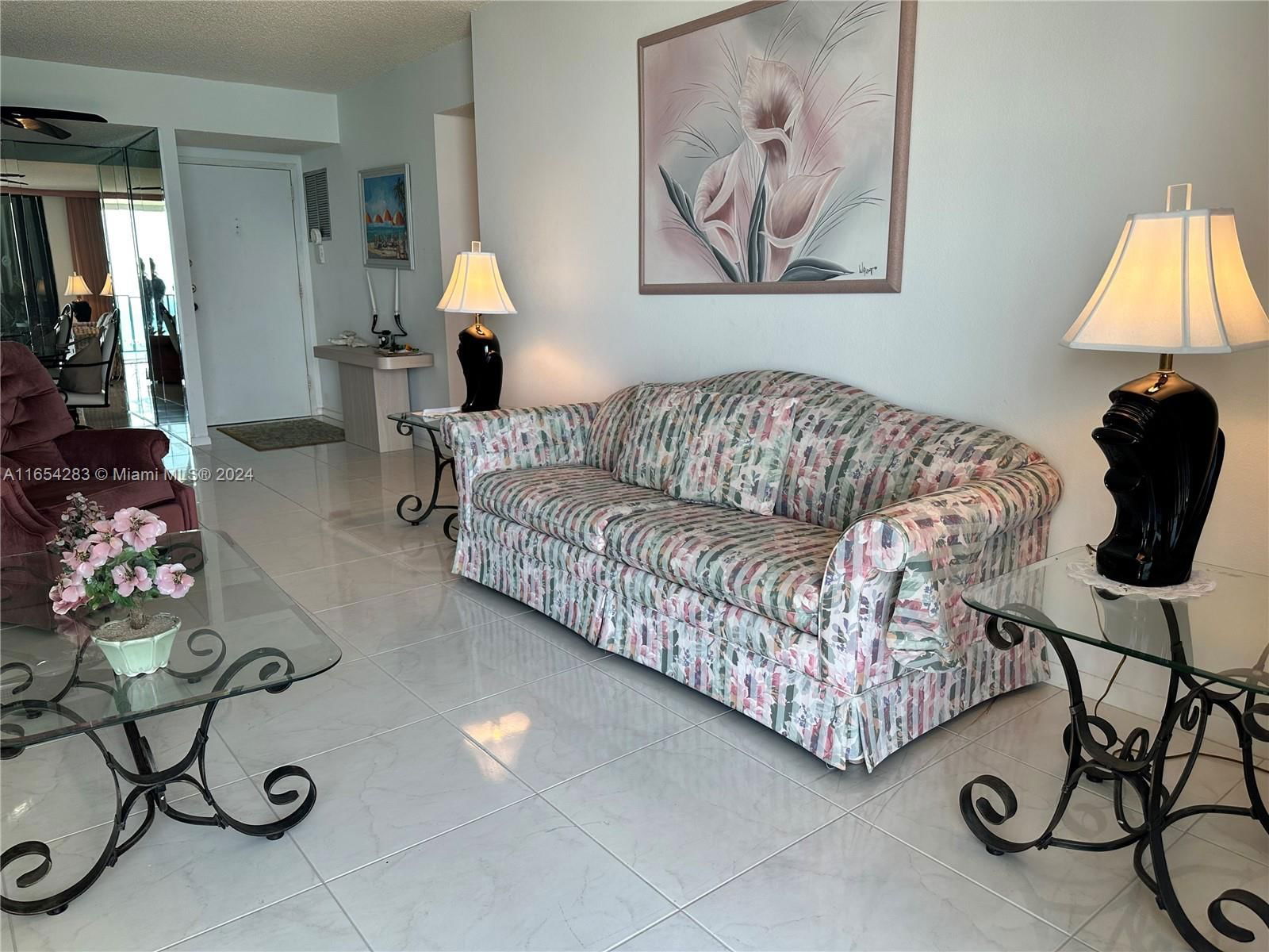 Real estate property located at 322 Buchanan St #1104, Broward, Crystal Tower Condo, Hollywood, FL