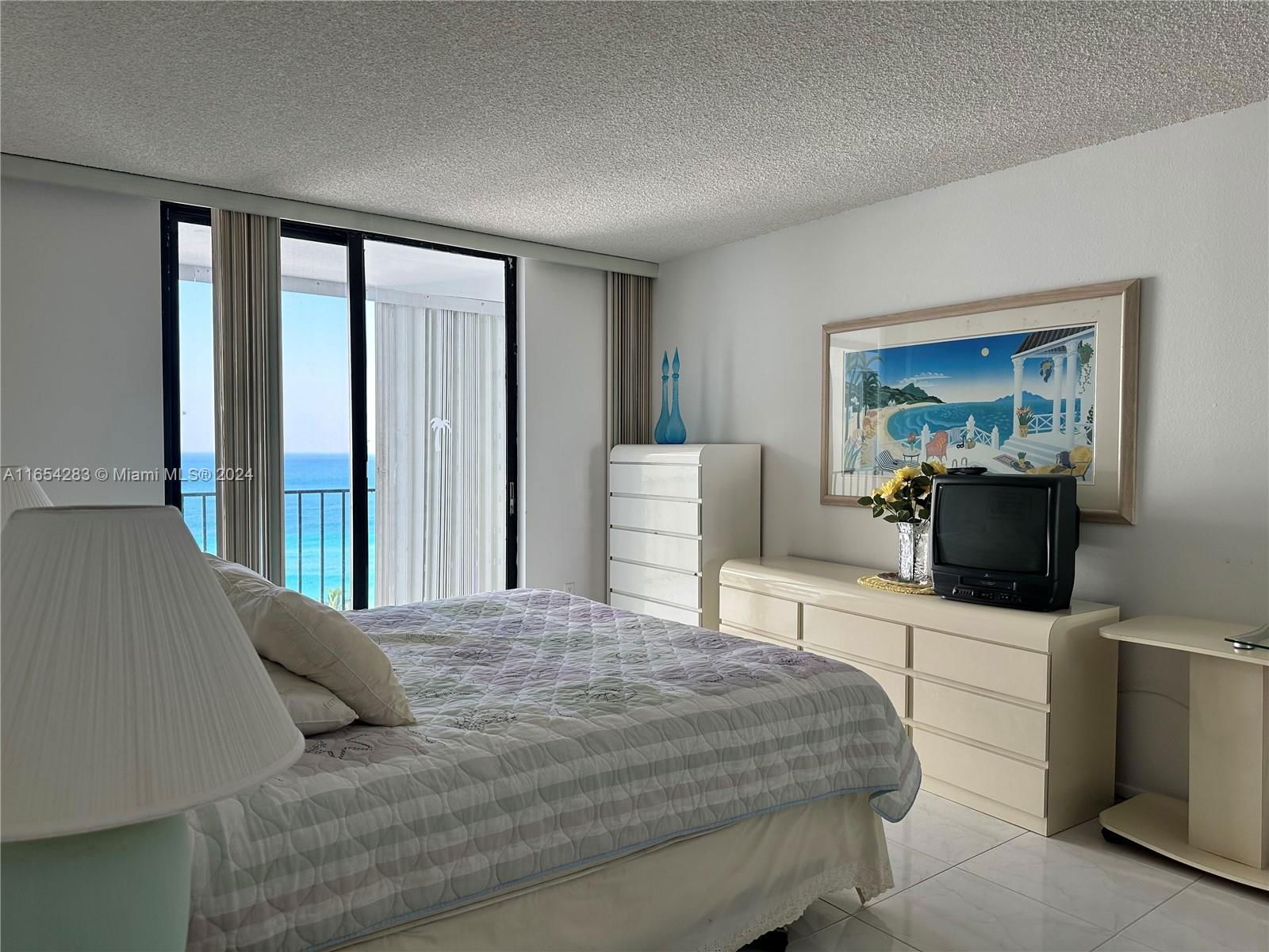 Real estate property located at 322 Buchanan St #1104, Broward, Crystal Tower Condo, Hollywood, FL