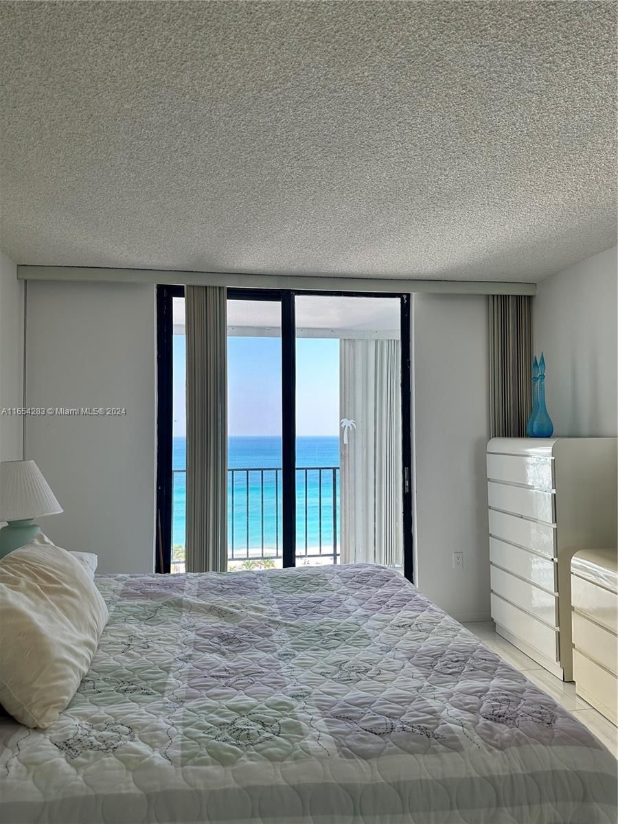 Real estate property located at 322 Buchanan St #1104, Broward, Crystal Tower Condo, Hollywood, FL