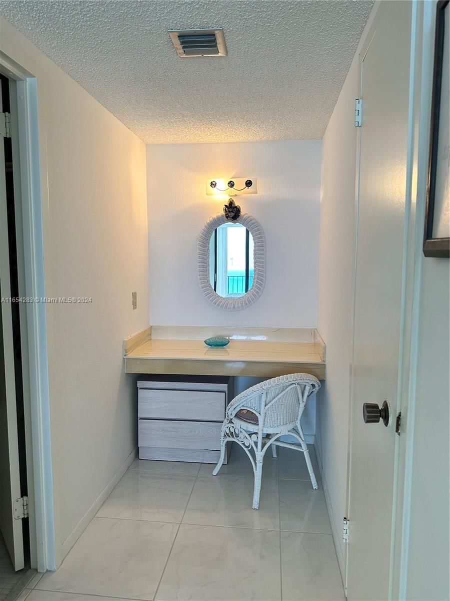 Real estate property located at 322 Buchanan St #1104, Broward, Crystal Tower Condo, Hollywood, FL