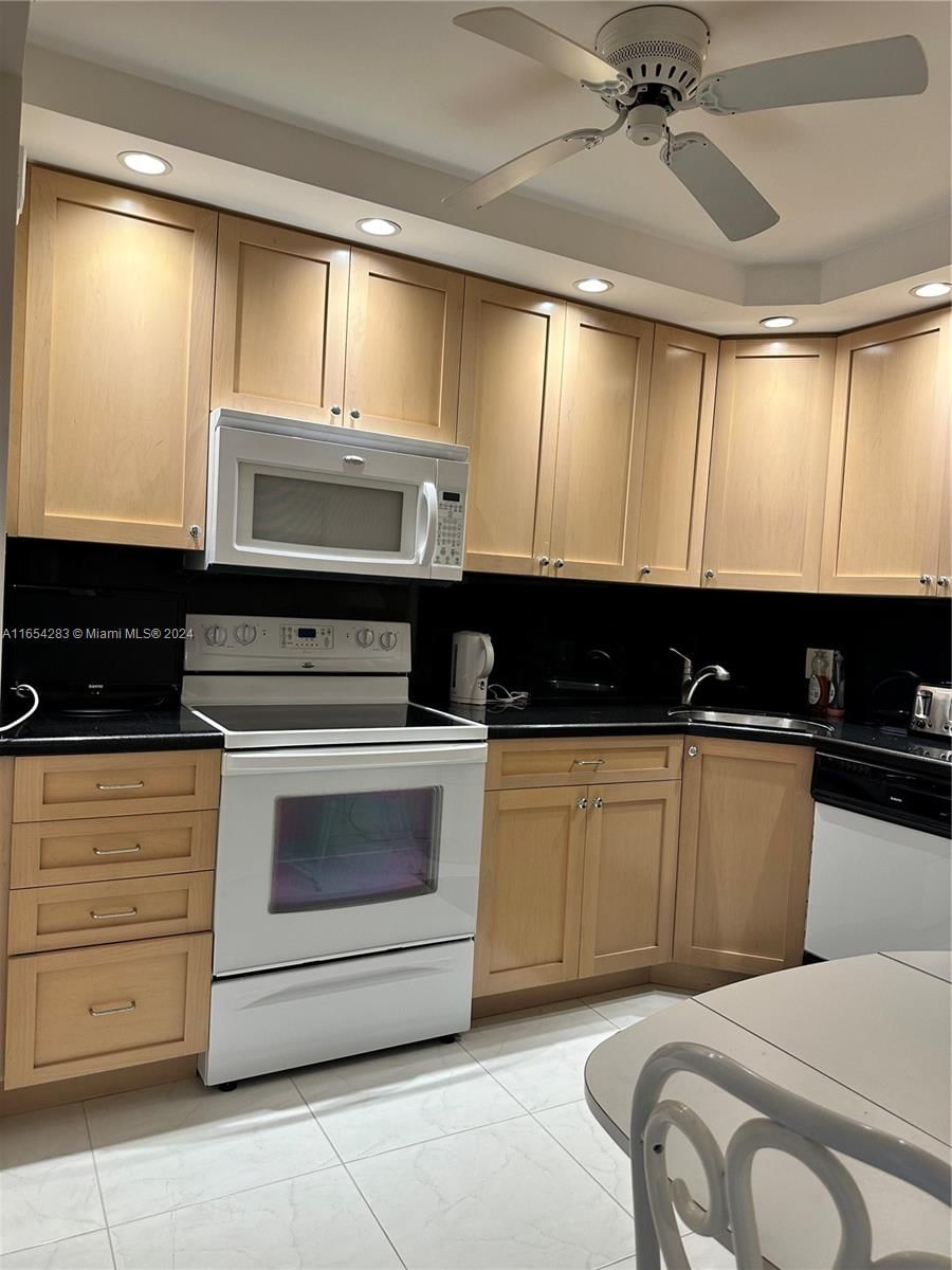 Real estate property located at 322 Buchanan St #1104, Broward, Crystal Tower Condo, Hollywood, FL