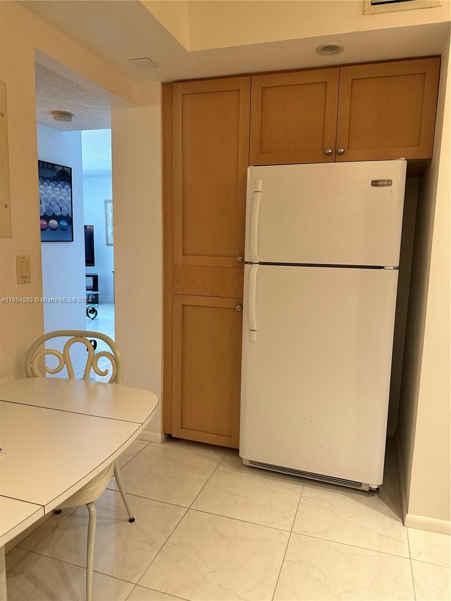 Real estate property located at 322 Buchanan St #1104, Broward, Crystal Tower Condo, Hollywood, FL