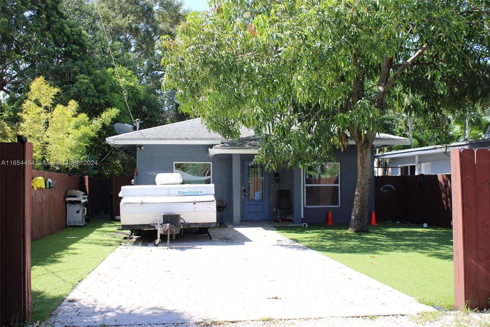 Real estate property located at 1534 33rd St, Broward, OCEAN AVE HEIGHTS, Oakland Park, FL