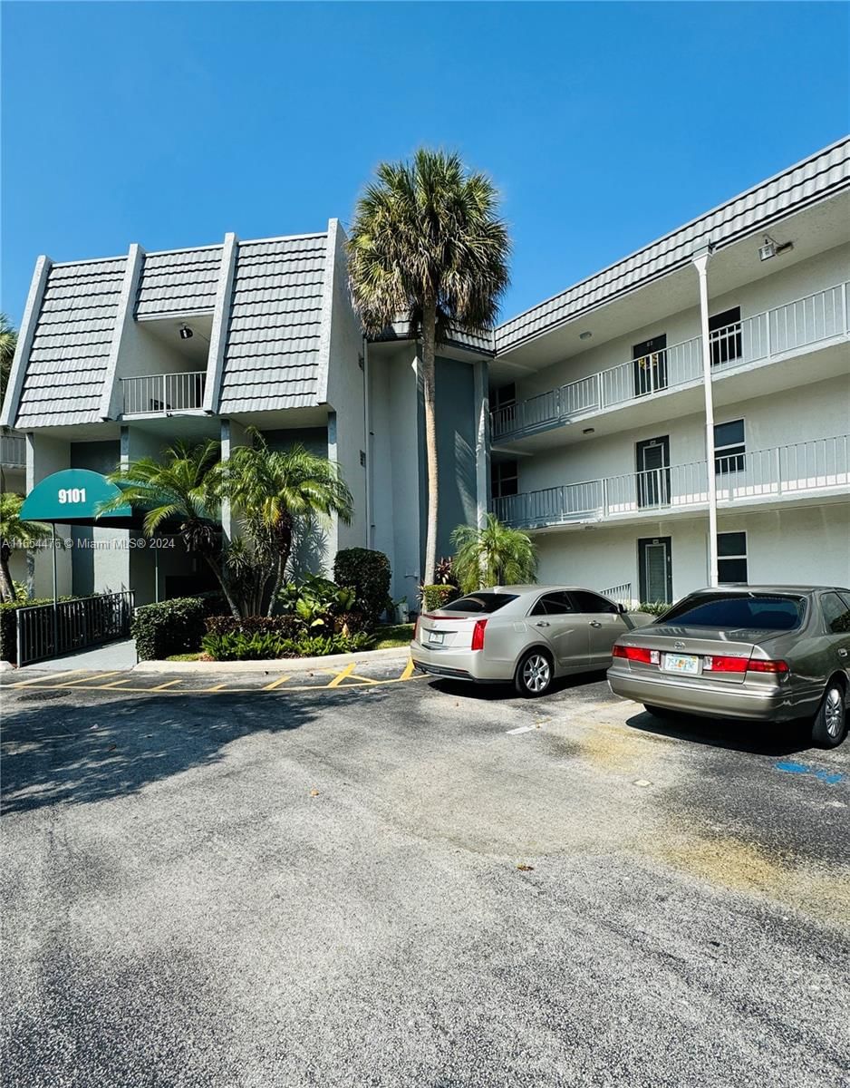 Real estate property located at 9101 Lime Bay Blvd. #312, Broward, LIME BAY CONDOMINIUM 6, Tamarac, FL