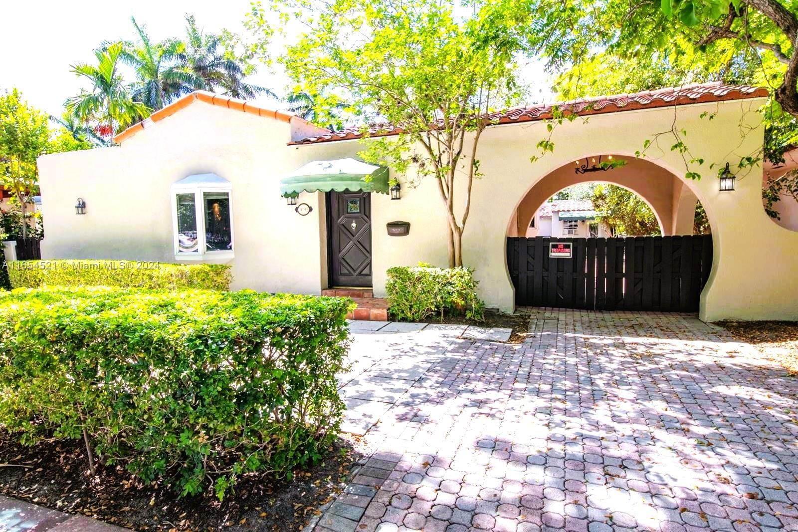 Real estate property located at 3050 ALTON ROAD, Miami-Dade, AMD PLAT OF SUNSET LAKE S, Miami Beach, FL