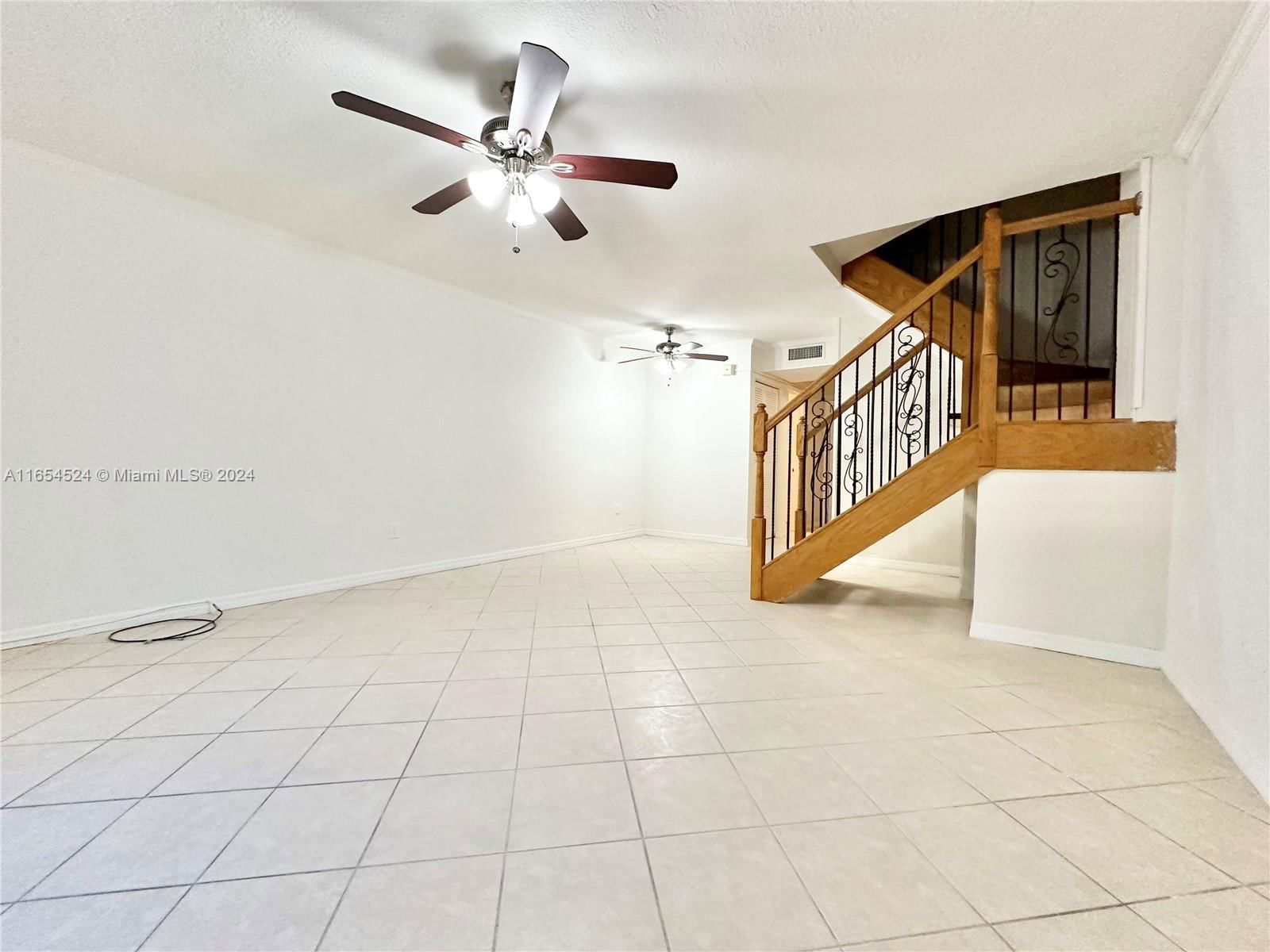 Real estate property located at 8650 67th Ave #1032, Miami-Dade, VILLAS OF PINECREST CONDO, Pinecrest, FL