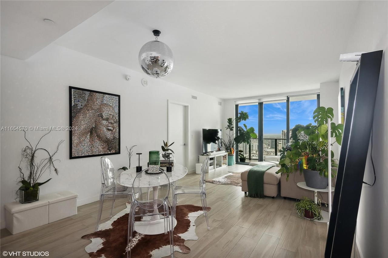 Real estate property located at 1300 Miami Ave #4710, Miami-dade, 1300 S Miami Avenue Condo, Miami, FL