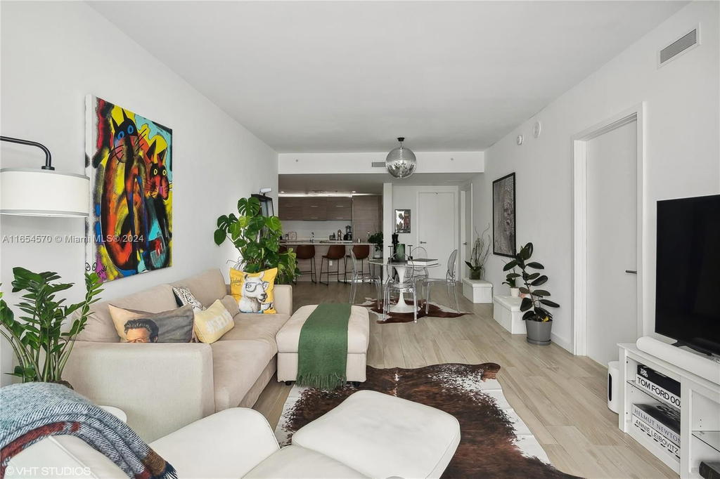 Real estate property located at 1300 Miami Ave #4710, Miami-dade, 1300 S Miami Avenue Condo, Miami, FL