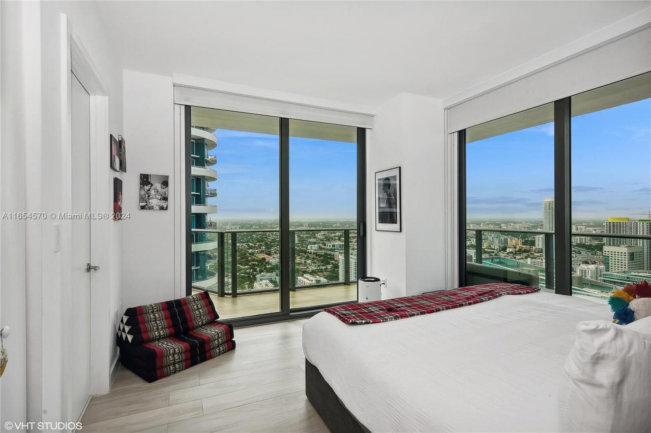 Real estate property located at 1300 Miami Ave #4710, Miami-dade, 1300 S Miami Avenue Condo, Miami, FL