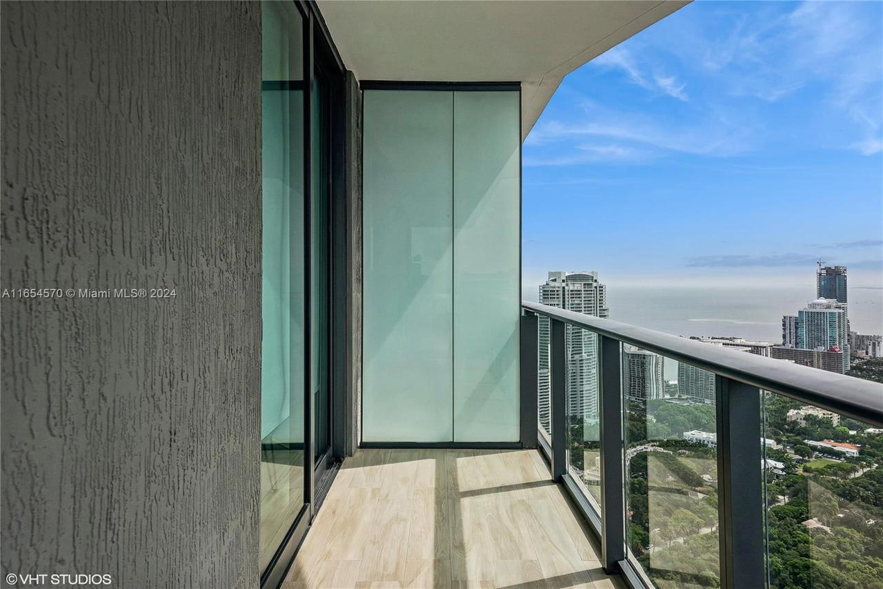 Real estate property located at 1300 Miami Ave #4710, Miami-dade, 1300 S Miami Avenue Condo, Miami, FL